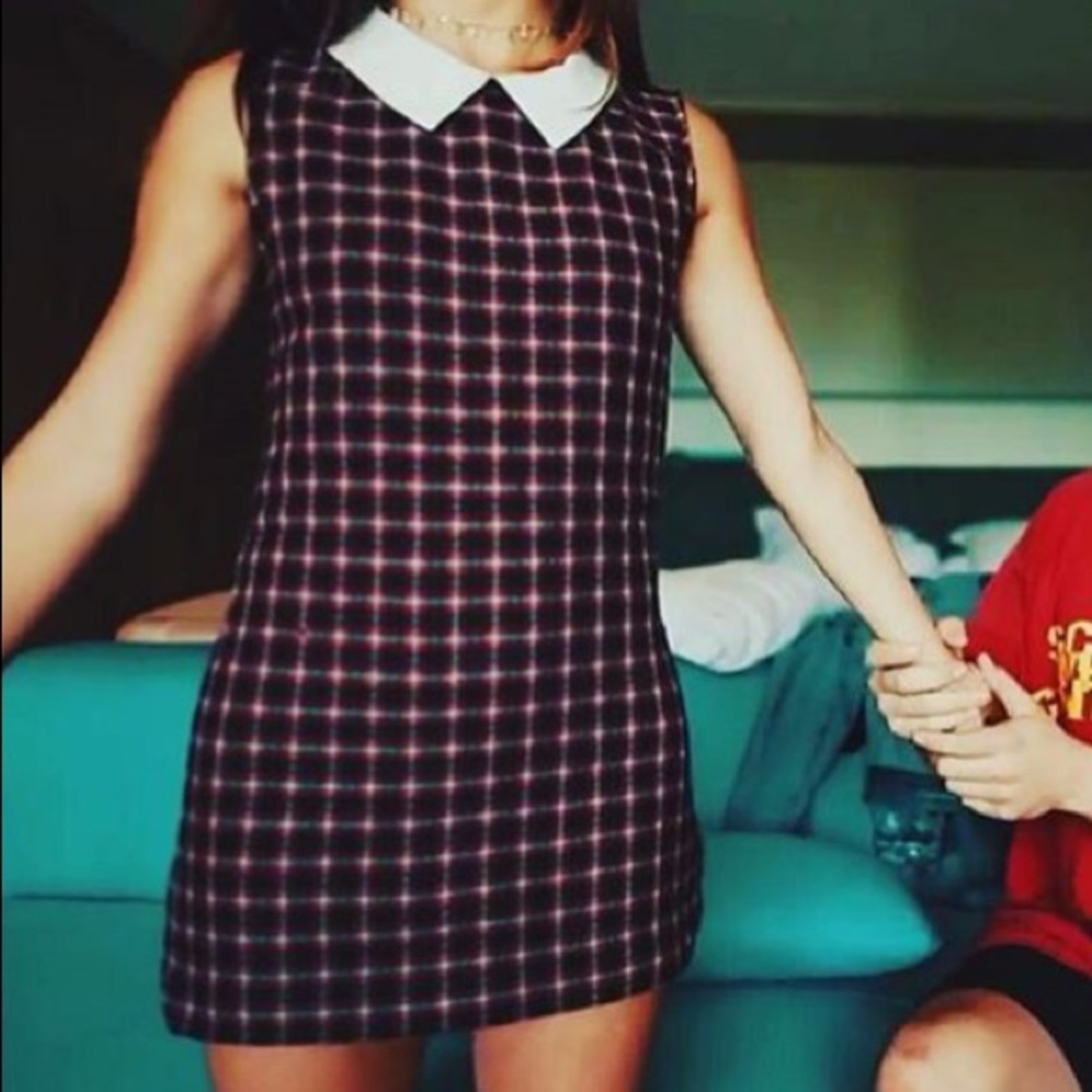 ISO DRESSES THIS STYLE